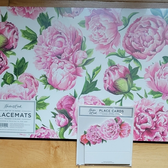 Peony Placemats & Place Cards Set - Picture 4 of 5
